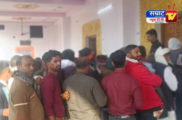 Crowds of devotees gathered for Jalabhishek in Baba Kaleshwar Nath temple