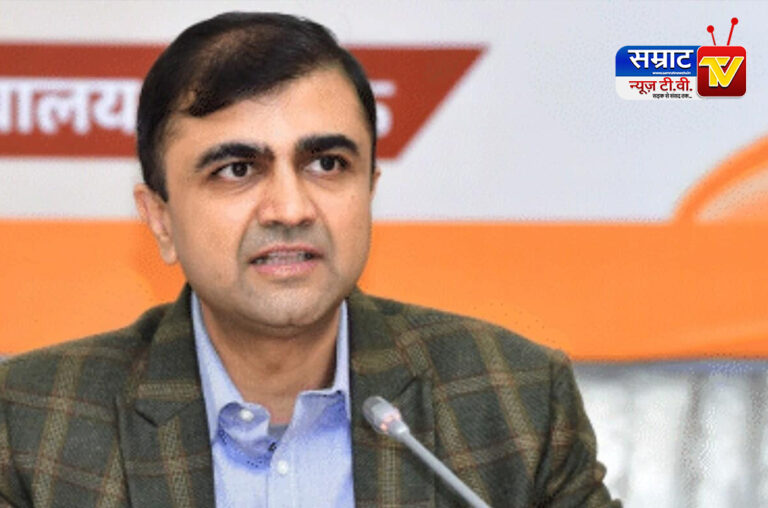Lucknow News: IAS अभिषेक प्रकाश की बढ़ी मुश्किलें! सस्पेंशन के बाद अब विजिलेंस जांच के घेरे में, संपत्ति की होगी खुली जांच