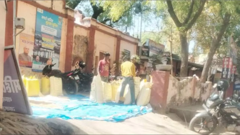 Jaunpur News: किसान की फसल जब्त जबकि कुर्की के आदेश किसी और थे, दिख रही प्रशासन की लापरवाही