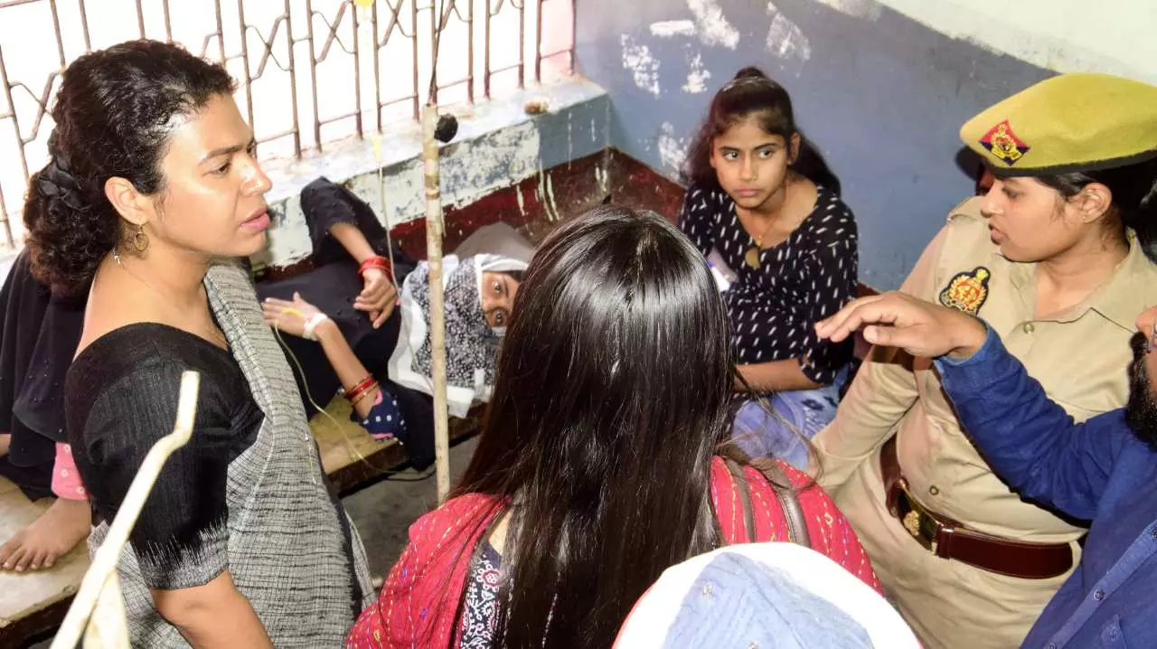 DM's surprise inspection at CHC Kumbhi