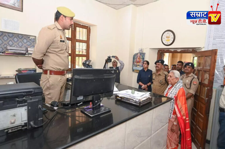 Lucknow News: अचानक चौक थाने पहुंचीं राज्यपाल आनंदीबेन पटेल, महिला हेल्प डेस्क और थाना व्यवस्थाओं का लिया जायजा