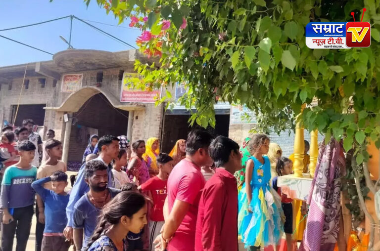 Bahraich News: मंदिर की मूर्तियों को खंडित करने से क्षेत्र में हड़कंप, उपद्रवियों को ढूंढ रही पुलिस