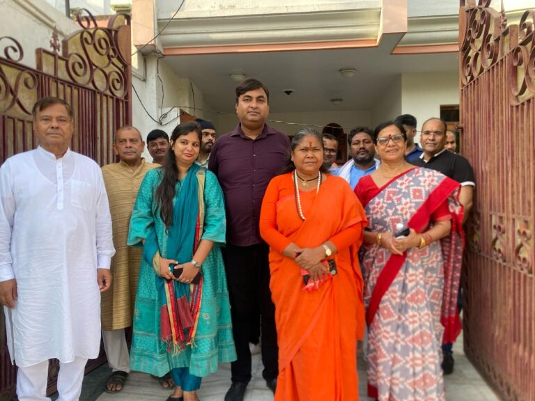 Kanpur News: जन कल्याणकारी योजनाओं को आमजन तक पहुंचाने का संकल्प, साध्वी निरंजन ज्योति की अध्यक्षता में हुई बैठक