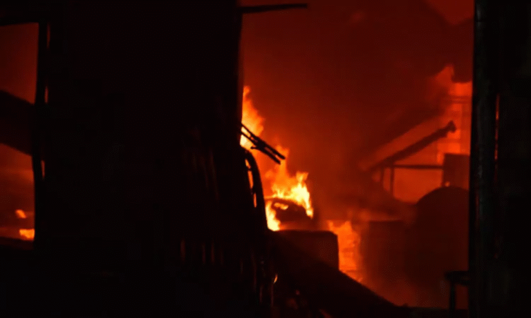 Fire breaks out in a six-storey building in Kanpur