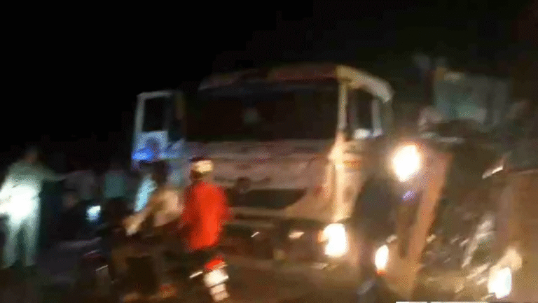 Vehicles collide on Lucknow-Ayodhya highway Barabanki News