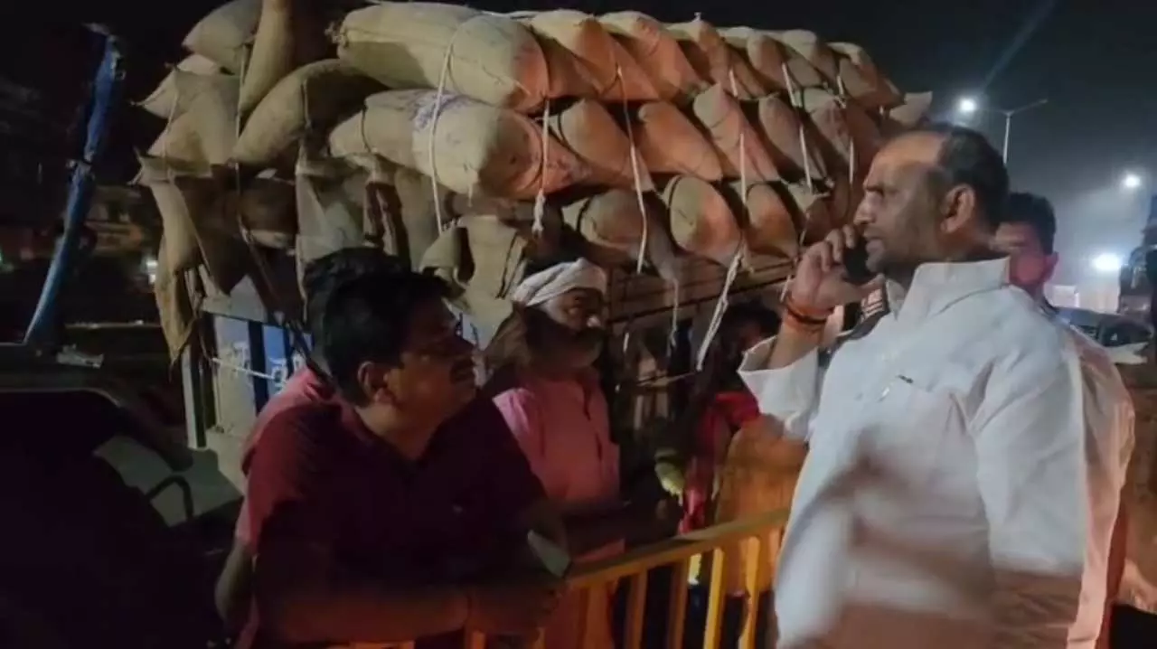 Farmers going to sell wheat are being harassed