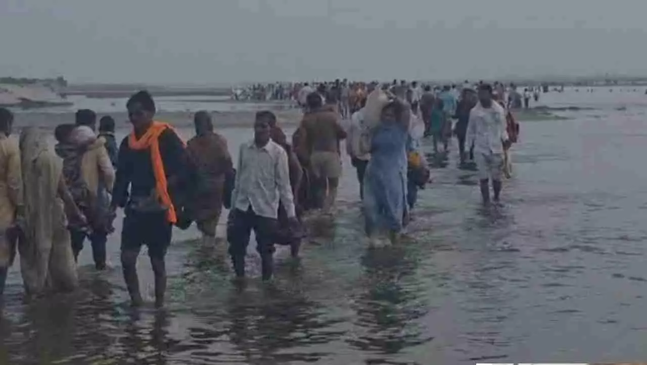 Thousands of devotees gathered in Kannauj to take bath in Ganga on Buddha Purnima