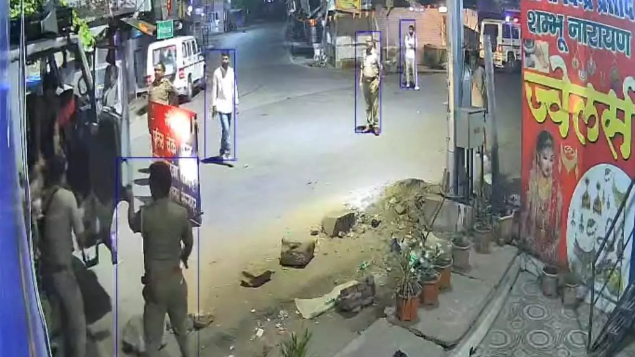 A case of beating of a truck driver came to light in Bansgaon