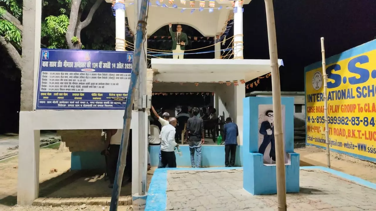 Drunken youths threw stones at the statue of Baba Saheb
