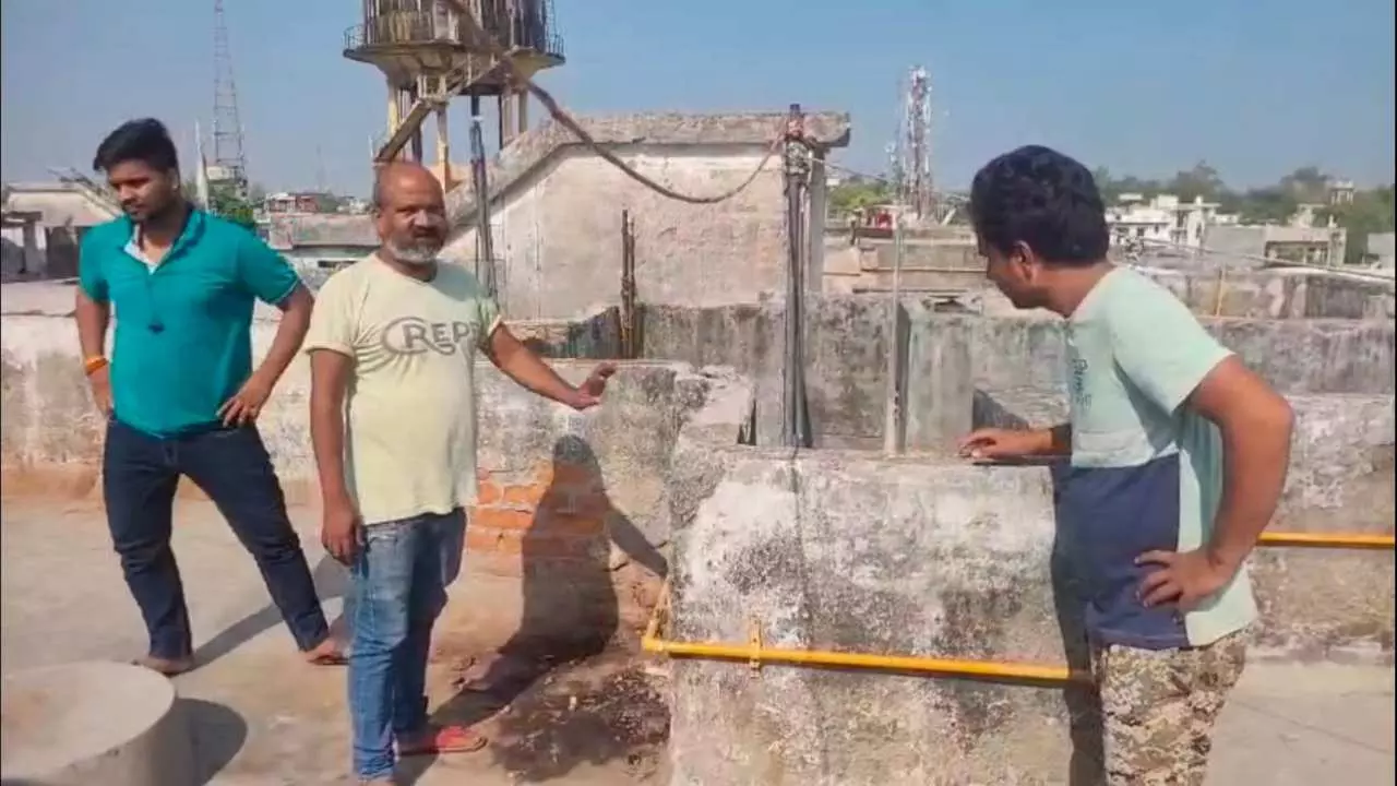 After drinking alcohol, friends threw the young man from the roof on the pretext of 'enjoying'