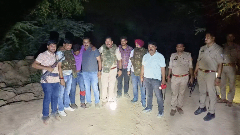 A criminal with a bounty of 25 thousand rupees arrested in an encounter at Khiria Ghat