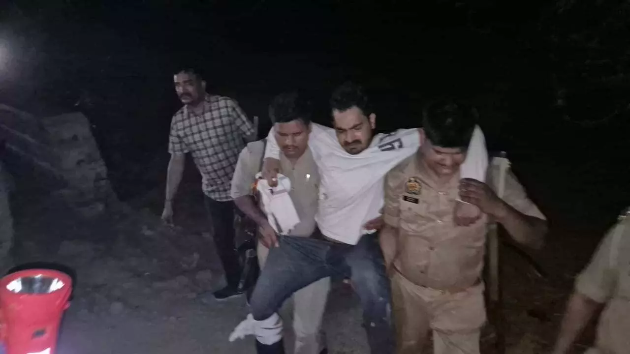 Bounty criminal injured in encounter
