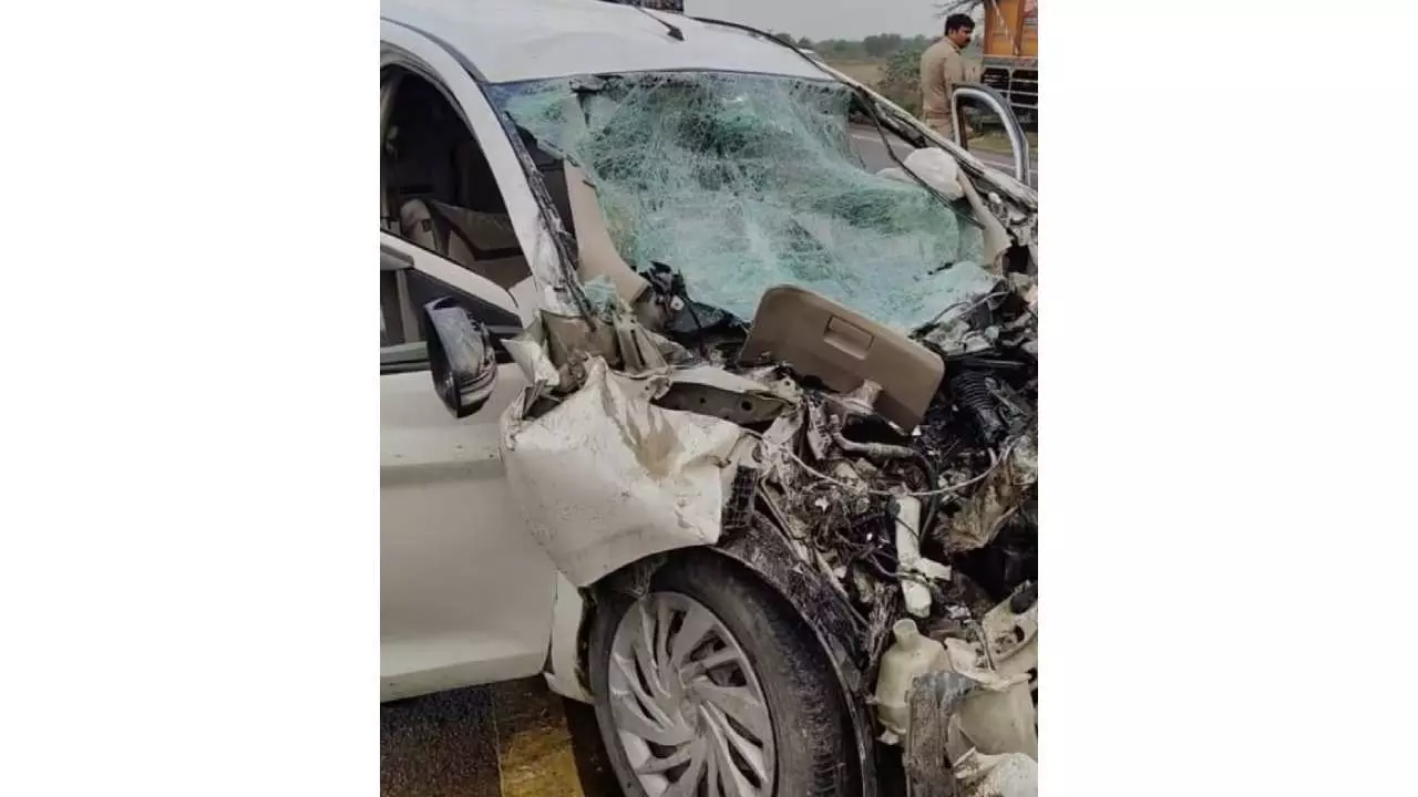 Four died on the spot in a collision between a truck and Ertiga