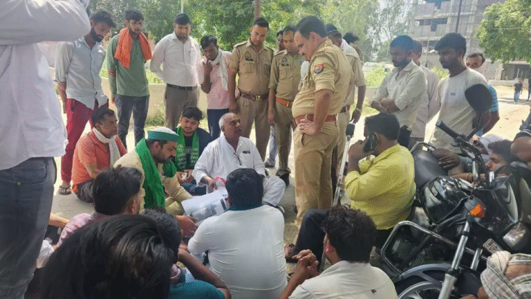 Farmers stage dharna in collectorate by keeping dead body