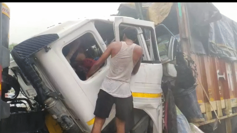 A high speed dumper hit a truck parked on NH-19