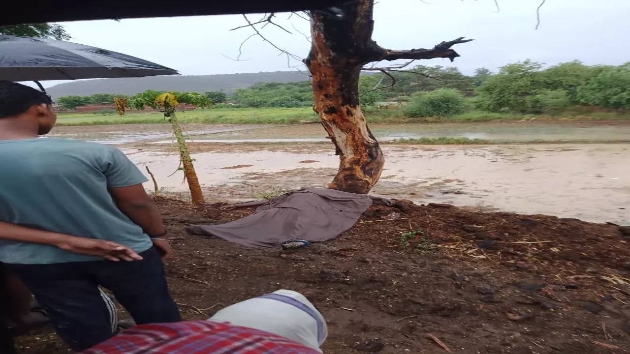 A young man died due to lightning strike