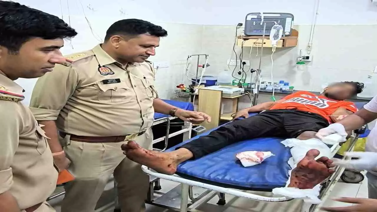 Confrontation between police from two police stations and cow slaughter smuggler