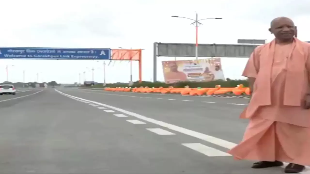 Chief Minister Yogi Adityanath inaugurated the Gorakhpur Link Expressway
