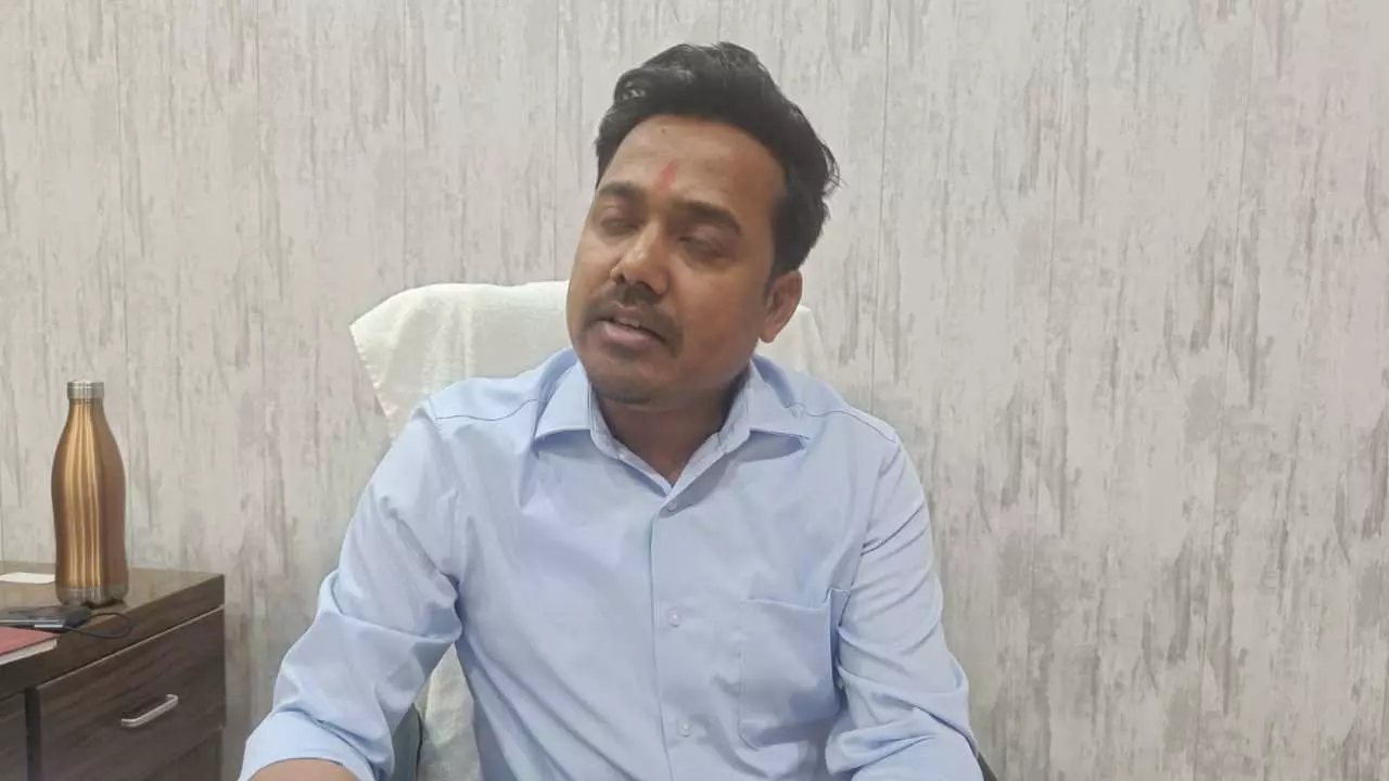 SDM takes strict action against Lekhpal