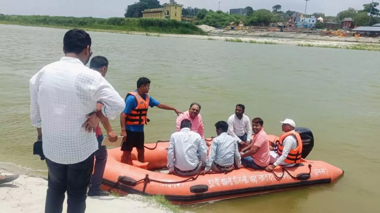 Preparing to deal with flood disaster