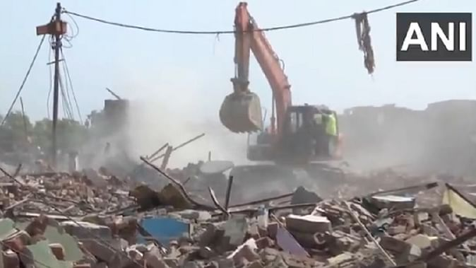 Bulldozer runs on landless camp of Kalkaji