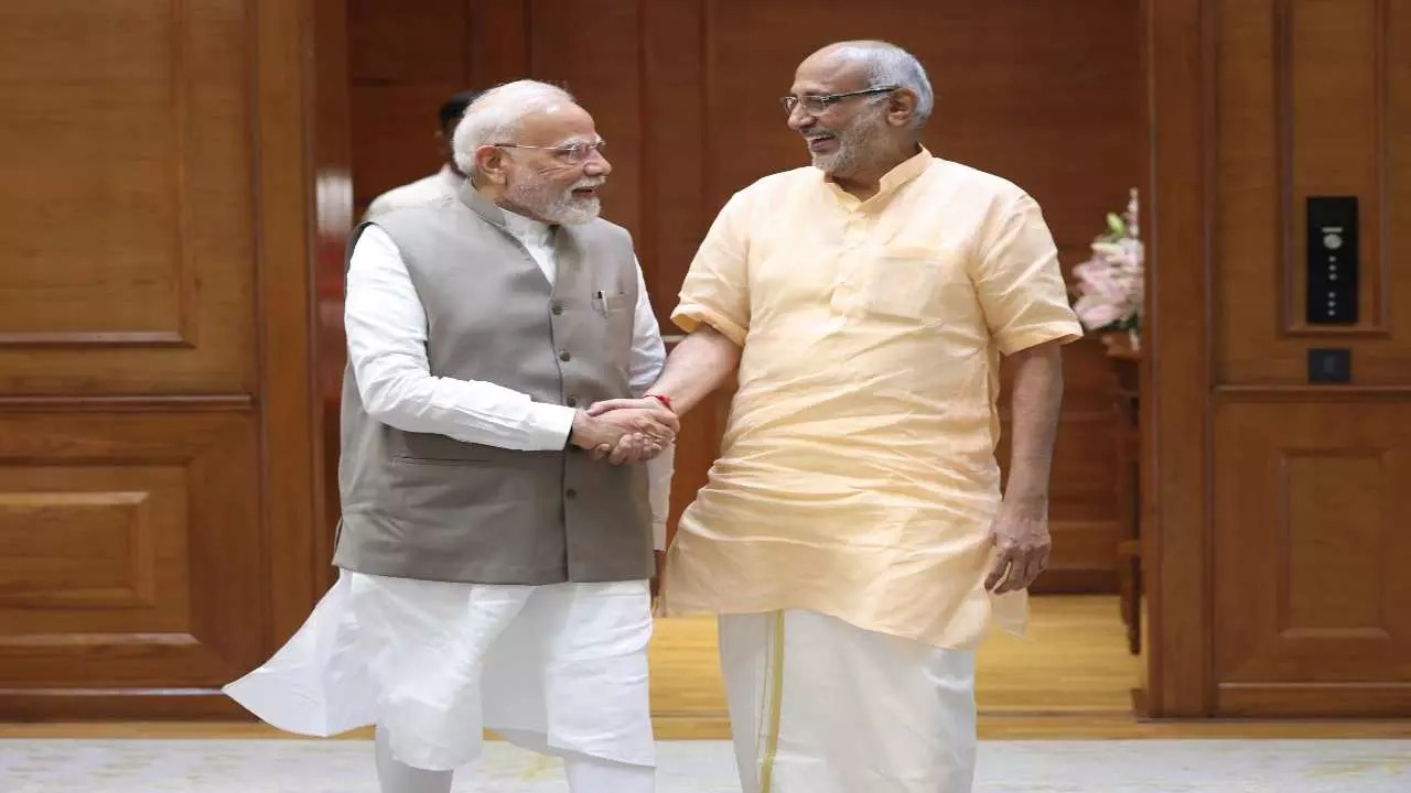 उपराष्ट्रपति म्मीदवार बनते ही सीपी राधाकृष्णन ने PM मोदी से की मुलाकात, दिल्ली में हुआ भव्य स्वागत