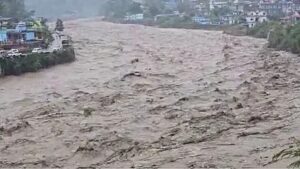 Uttarakhand News: चमोली में बादल फटा, दो लापता, अलकनंदा-मंदाकिनी नदियाँ उफान पर, अलर्ट जारी