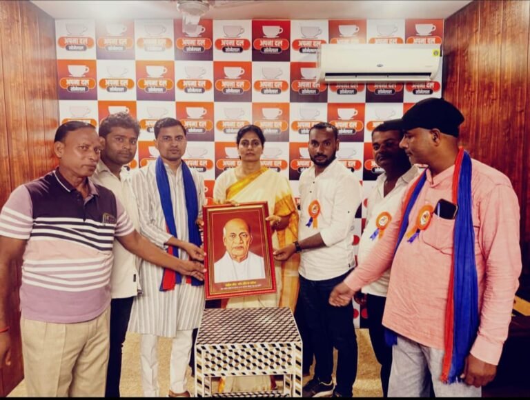 फ़तेहपुर बाराबंकी : महिला अस्पताल की मांग को लेकर डॉ. नीरज पटेल ने केंद्रीय मंत्री को सौंपा ज्ञापन महिला अस्पताल की मांग को लेकर डॉ. नीरज पटेल ने केंद्रीय मंत्री को सौंपा ज्ञापन