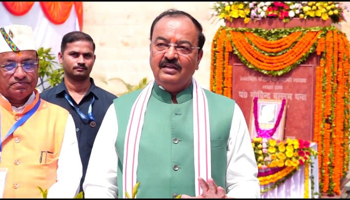 लखनऊ: उपमुख्यमंत्री केशव प्रसाद मौर्य ने पंडित गोविंद बल्लभ पंत को पुष्पांजलि अर्पित कर किया नमन