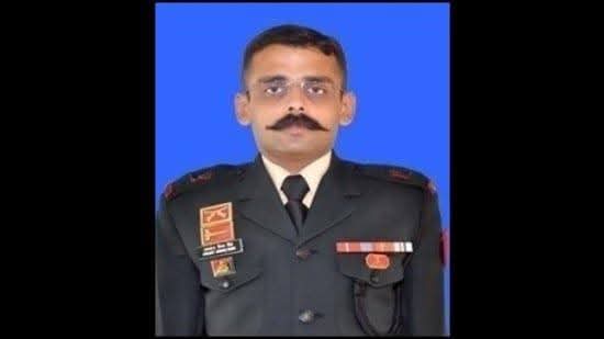 वाराणसी के लाल मेजर रौनक सिंह को अंतिम विदाई, गॉड ऑफ ऑनर के साथ दी गई श्रद्धांजलि