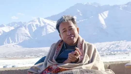 Wangchuk Arrested : राष्ट्रीय सुरक्षा कानून के तहत सोनम वांगचुक गिरफ्तार लद्दाख हिंसा के बाद केंद्र सरकार की बड़ी कार्रवाई, आंदोलन पर लग सकता है ब्रेक