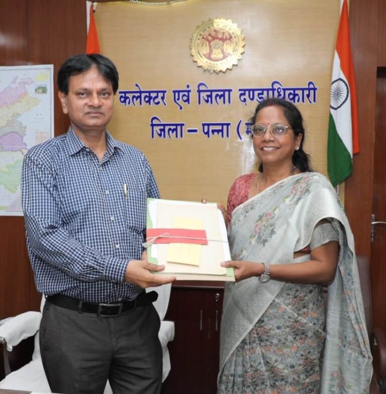 Panna, Madhya Pradesh : नवागत कलेक्टर उषा परमार ने ग्रहण किया पदभार, योजनाओं के प्रभावी क्रियान्वयन पर दिया जोर