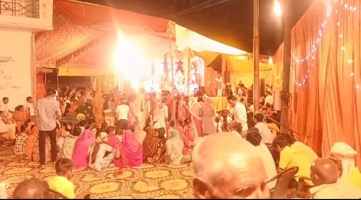 Lucknow News : कठौता का पुरवा में आधी रात गूंजे जयकारे, माता रानी के जागरण में भक्तों ने ली भक्ति की अनुभूति
