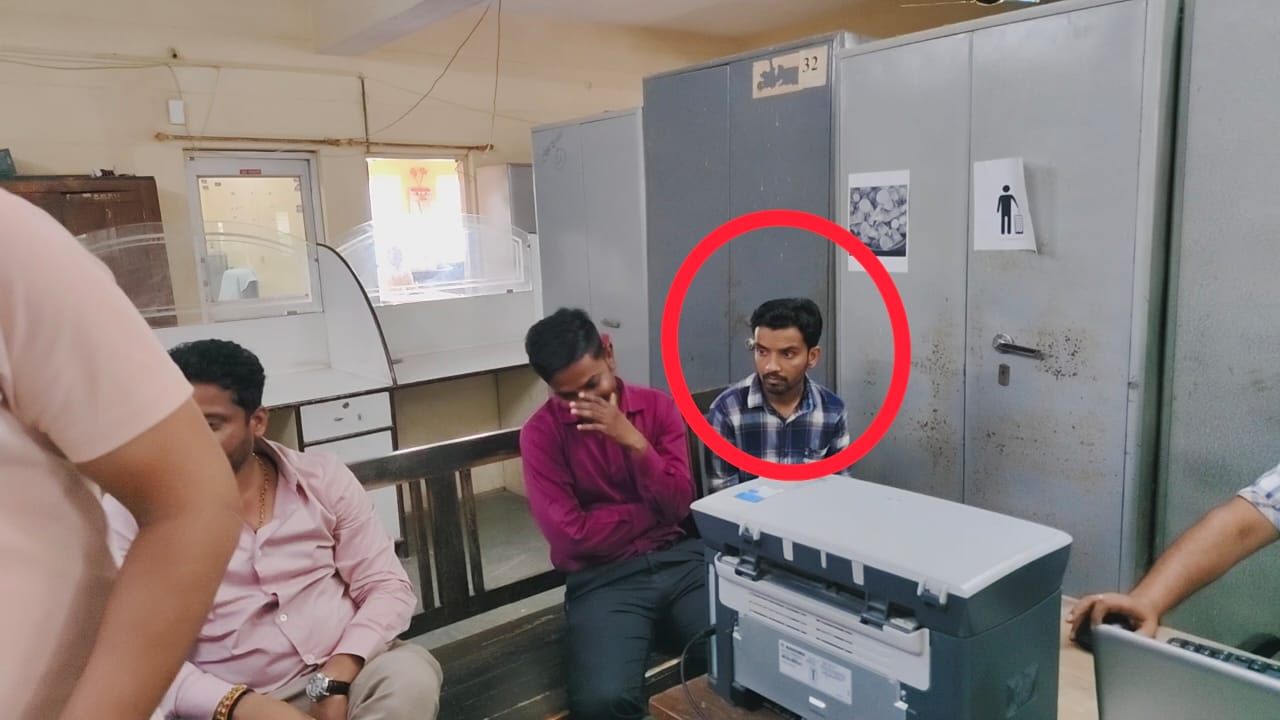 Panna News : लोकायुक्त सागर की बड़ी कार्रवाई, सीएमएचओ कार्यालय में लिपिक रिश्वत लेते रंगे हाथ गिरफ्तार