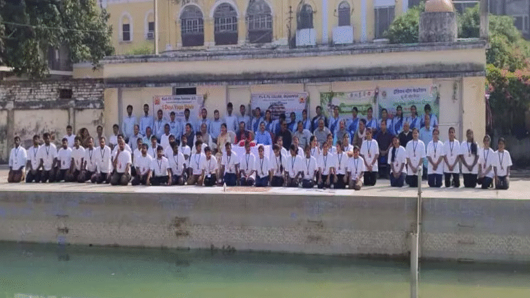 Balrampur News: एम.एल.के. कॉलेज में पाँच दिवसीय योग शिविर का समापन, जल योग बना आकर्षण का केंद्र