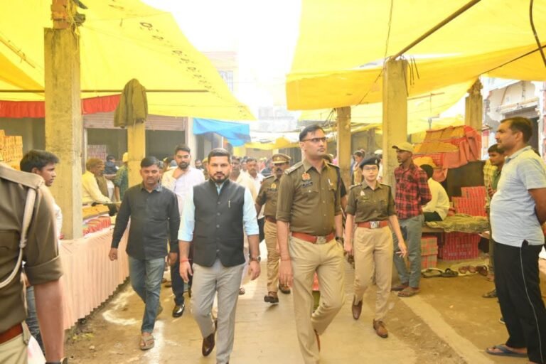 Barabanki News : कार्तिक पूर्णिमा मेला की तैयारियों का डीएम व एसपी ने किया भौतिक निरीक्षण