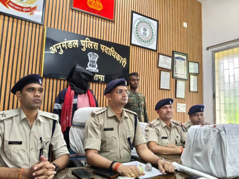 Godda Police raid successful, 8 kg marijuana seized from smuggler