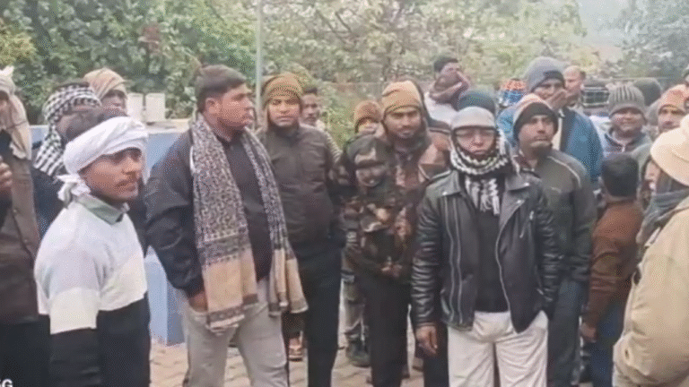 Mathura News: राया में डॉ. भीमराव अंबेडकर की प्रतिमा क्षतिग्रस्त, प्रशासन सतर्क