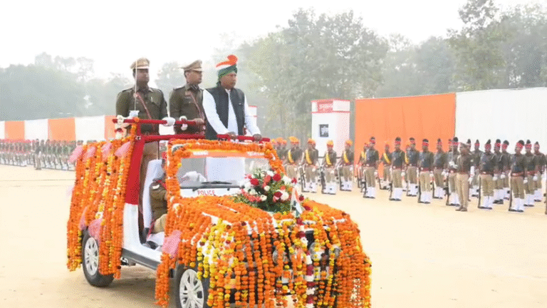 Barabanki News: गणतंत्र दिवस रिहर्सल परेड का पुलिस अधीक्षक ने किया निरीक्षण, दिए आवश्यक दिशा-निर्देश