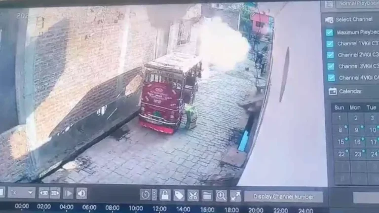 Hardoi News: हरदोई में अवैध पटाखा विस्फोट से दो मंजिला मकान ध्वस्त, दो महिलाएं गंभीर