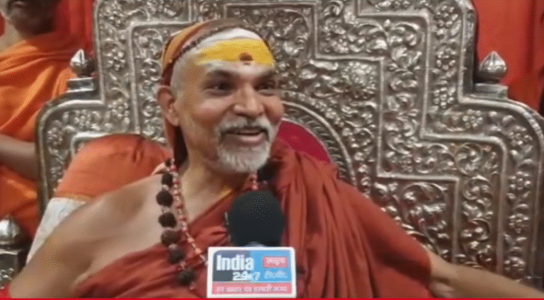 Ayodhya News: दो दिग्गज संतों के बीच टकराव, अविमुक्तेश्वरानंद को अयोध्या में प्रवेश से रोकने की चेतावनी