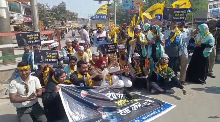 Barabanki News: भारत-अमेरिका कृषि समझौते के विरोध में भाकियू ‘टिकैत’ का धरना-प्रदर्शन, राष्ट्रपति को सौंपा चार सूत्रीय ज्ञापन