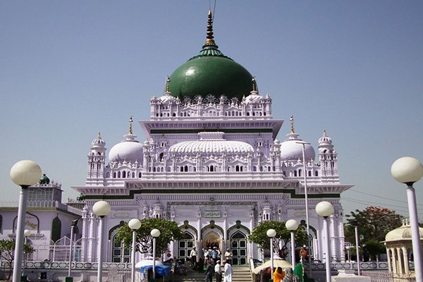 Barabanki News : बाराबंकी के देवा शरीफ को लेकर उठा ऐतिहासिक विवाद, जांच की उठी मांग