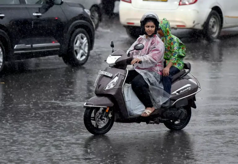 Lucknow News: लखनऊ में बदला मौसम का मिजाज; झमाझम बारिश से भीषण गर्मी से राहत