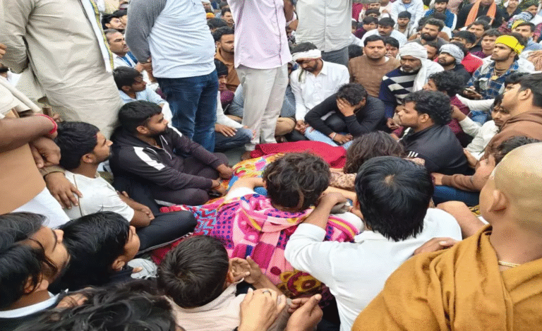 Mathura News: मथुरा में ‘फरसा वाले बाबा’ की मौत से बवाल; कुचलकर हत्या का आरोप, हाइवे जाम कर विरोध