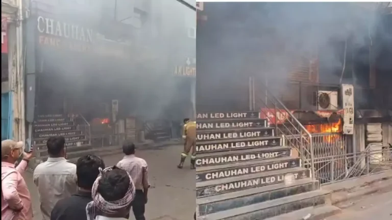 Lucknow News: नाका बाजार में भीषण आग, दो इलेक्ट्रॉनिक गोदाम जलकर राख, लाखों का नुकसान