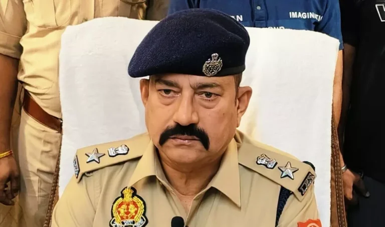 Hapur News: हापुड़ शोभा यात्रा में विवाद, हत्या की धमकी के आरोप में नामजद आरोपियों पर मुकदमा दर्ज