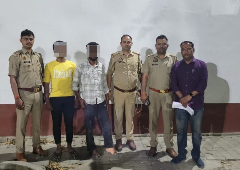 Kushinagar News: युवती पर तेजाब हमला- 10 घंटे के भीतर पुलिस ने किया सनसनीखेज घटना का खुलासा, दो आरोपी गिरफ्तार