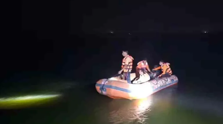 Hamirpur Boat Accident: हमीरपुर में यमुना नदी में बड़ा हादसा; नाव पलटी, 6 लोग लापता; राहत-बचाव अभियान जारी