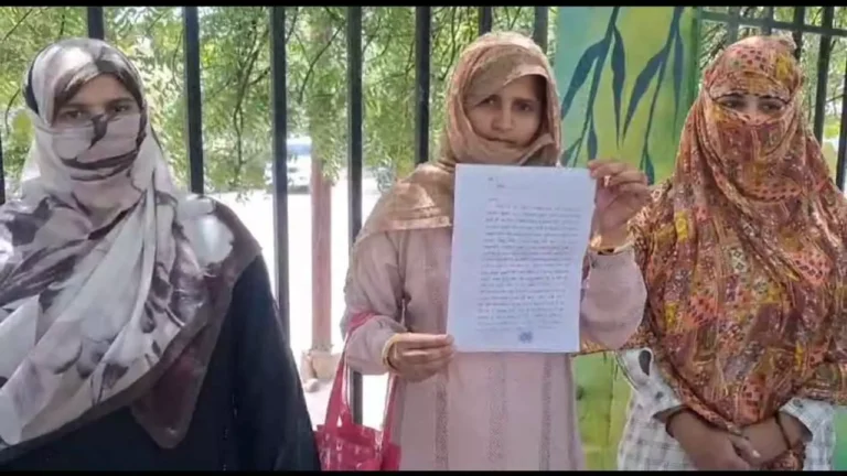Jhansi News: हार्ट ऑपरेशन के बाद घर लौटे मरीज की मौत पर बवाल, परिजनों ने मारपीट का लगाया आरोप